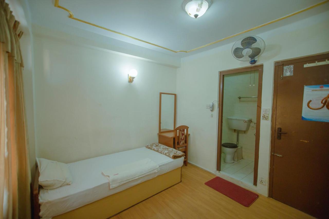 Hotel Triratna Катманду Экстерьер фото